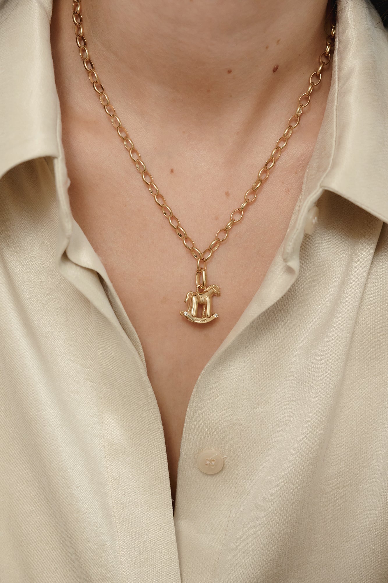 Zawieszka Holiday Pony / gold / medium