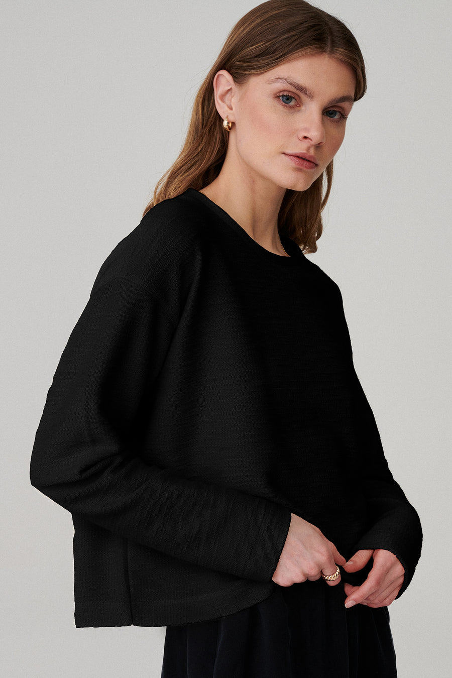 Bluza z bawełny / 14 / 04 / onyx black* ?Modelka ma 177cm wzrostu i nosi rozmiar XS/S? |