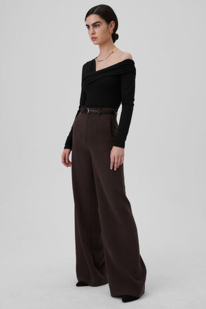 Body z bawełny organicznej / 01 / 26 / onyx black *spodnie-z-tencelu-05-05-dark-chocolate* ?Modelka ma 172cm wzrostu i nosi rozmiar S? |
