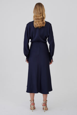 Sukienka z acetatu / 03 / 12 / night blue ** ?Modelka ma 177cm wzrostu i nosi rozmiar S?