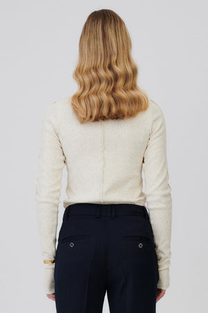 Longsleeve z bawełny organicznej i hempu / 14 / 02 / unbleached *spodnie-z-lyocellu-05-02-blueberry* ?Modelka ma 177cm wzrostu i nosi rozmiar M?